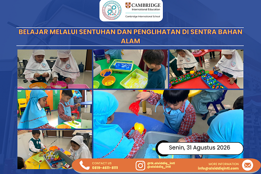 Belajar melalui Sentuhan dan Penglihatan di Sentra Bahan Alam